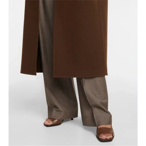 The Row Lauren Leather Kitten-Heel Mules in Cipria - Picture 5 of 14